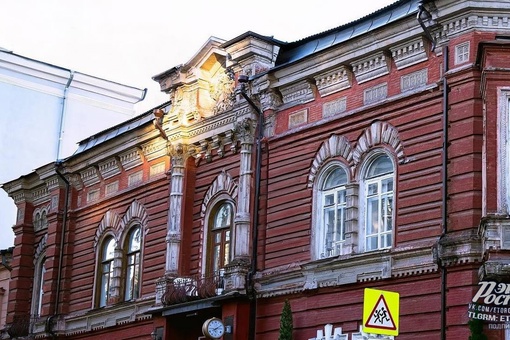 🏚 Было/Стало. Здание в центре Ростова в плохом состоянии (1-4 фото). Немного магии, и дом становится красивым,..