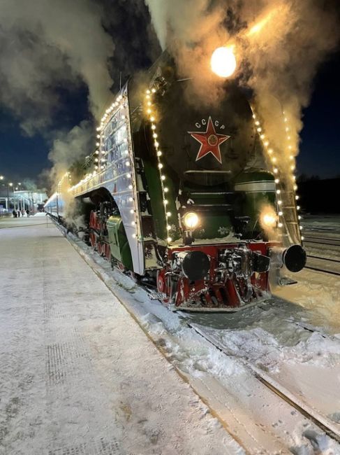 🚂 Поезд Деда Мороза отправится по России.  В нем будут кукольный театр, приемная главного волшебника,..