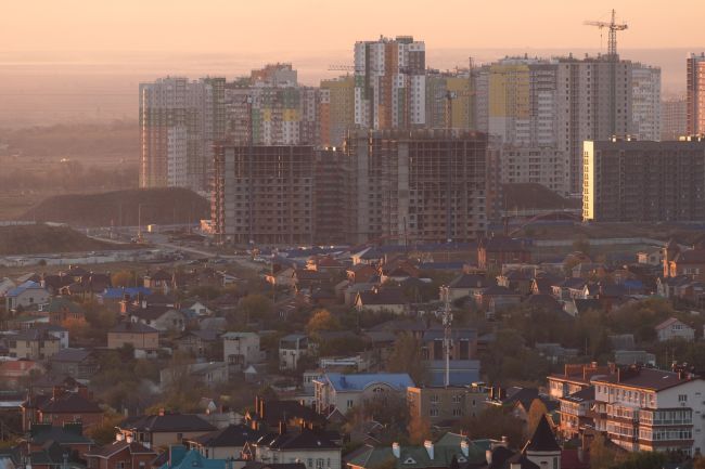 Осенний золотистый закат накрыл..