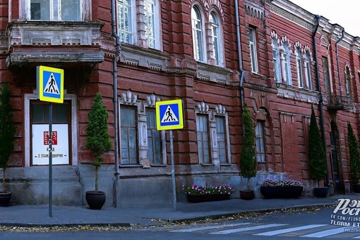 🏚 Было/Стало. Здание в центре Ростова в плохом состоянии (1-4 фото). Немного магии, и дом становится красивым,..