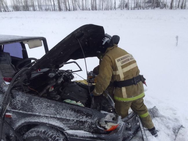 После ДТП под Самарой водителя Lada вырезали из салона  Число аварий на заснеженных трассах увеличивается
..