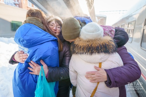 👩🏻‍🦰🇷🇺🧑🏻‍🦱Молодая семья медиков из Татарстана отправилась в зону СВО  24-летний Инсаф и 23-летняя..