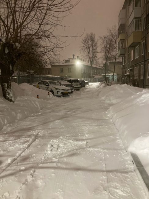 У нас по ул Волгоградская 4 свое тсж и всегда чисто. Три раза за день сегодня убирался дворник. Вот это да 
 в..