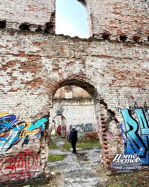 📸 «Парамоновские склады. Совсем не так должен выглядеть, в моем представлении, исторический памятник..