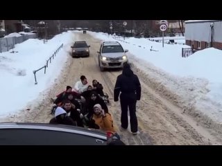 🤷🏼‍♂️ Ватрушки-покатушки закончились административкой  Водителя, прокатившего целую цепочку людей на..