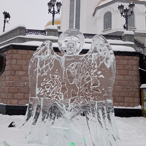 Фестиваль ледяных скульптур у Храма-на-крови
За фото спасибо нашей..