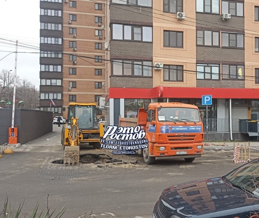 ⚠ Вчера на Доломановском прорвало трубы (видео). Сутки жильцы ЖК Центральный сидят без воды (1000 квартир). Со..