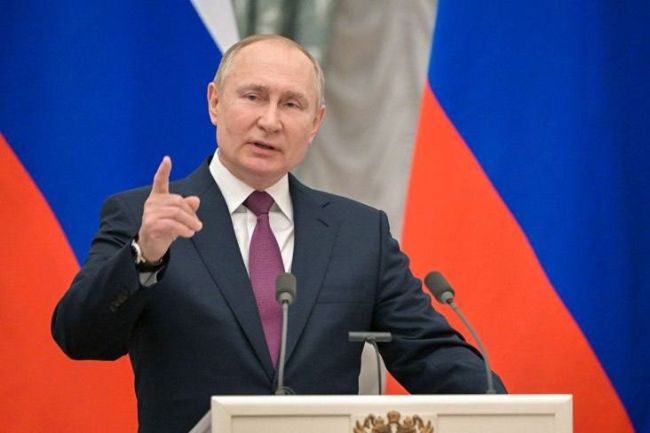 Путин назвал одну из причин снижения рождаемости в России — это рост доходов населения.  По словам..