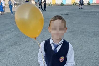 «Он не мог сидеть из-за боли»: в Новосибирске 10-летнего мальчика избил одноклассник  Мой брат взял стул и..