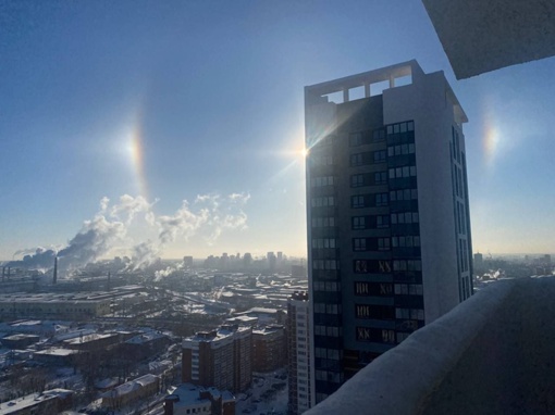 Солнечное гало в Екатеринбурге😍
За фото спасибо нашей..