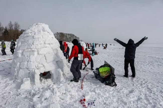 В Новосибирске завершился зимний фестиваль «Иглу-2024 — город эскимосов». Несмотря на морозы, новосибирцы..