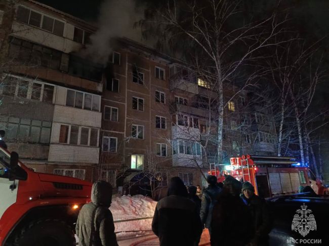 В Новосибирске на пожаре погибло 2 человека  На улице Адриена Лежена, 30/1 сегодня ночью произошёл пожар в..