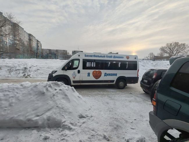 Водитель микроавтобуса сбил ребенка на улице Высоцкого  25.02.2024 в 08:55 в Новосибирске, водитель-мужчина 1973 года..