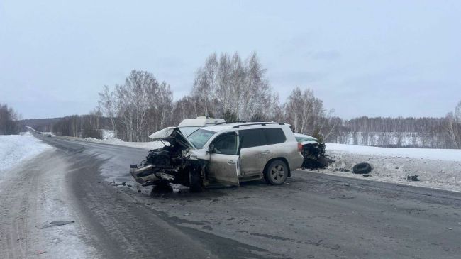 Три авто столкнулись на трассе в Новосибирской области. Один человек погиб  На трассе К-19Р «Новосибирск -..