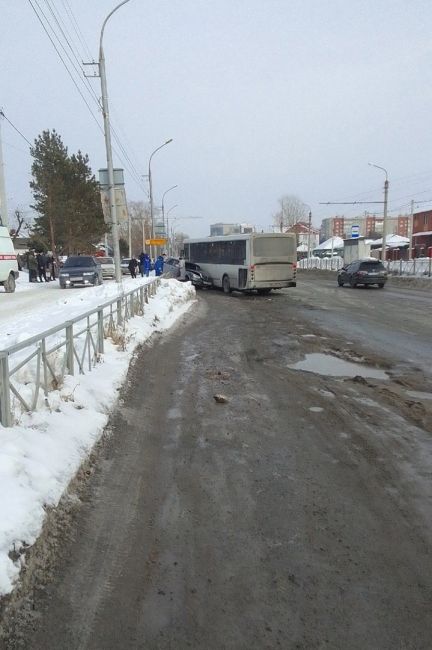 Вчера в Ленинском районе Новосибирска случилось массовое ДТП с автобусом 
С общественным транспортом..