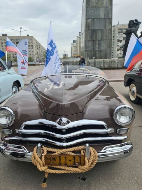 💙Выставка ретро автомобилей на площади Ленина, посвященная 79-й годовщине..