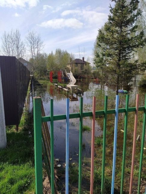 У детишек в Борском Горелово появился свой аквапарк
..