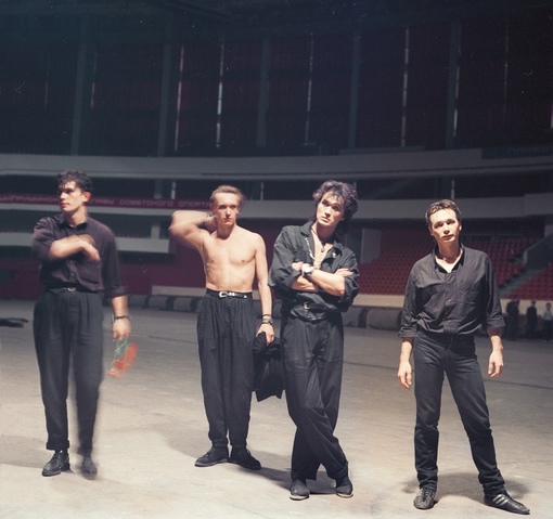 Группа «Кино» в золотом составе на концерте в СКК 28 октября 1988 года. Слева направо: Юрий Каспарян, Георгий..