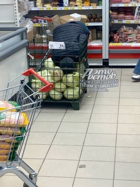🥦Мужик в супермаркете выбирал капусту и..