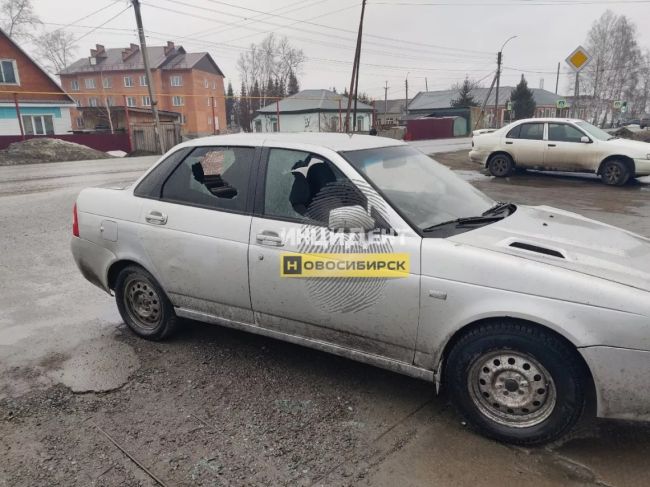 Владелец авто сообщил, что злоумышленник "оставил его, хромого, без машины"  В посёлке Мошково под..