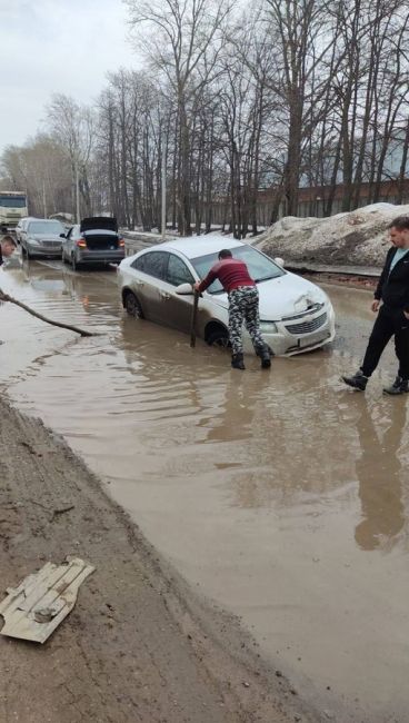 На Кулагина вместе со снегом растаял асфальт..