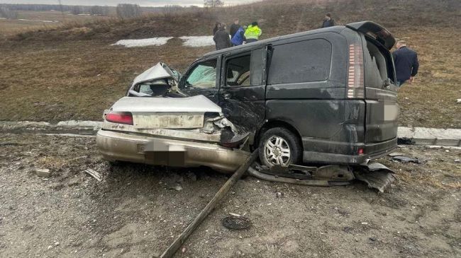 В Искитимском районе произошло смертельное ДТП  В результате столкновения автомобилей один человек погиб,..