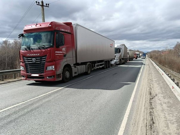 На территории Болотнинского района произошло столкновение трёх автомобилей  В результате автоаварии..