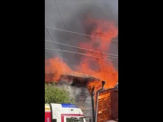 Два человека пострадали при пожаре в Самаре  При помощи 30 единиц техники огонь тушили 90 человек. 
Как..