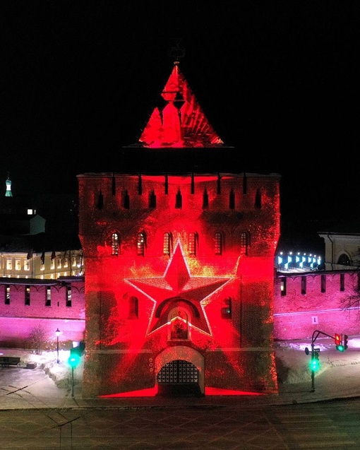 Световое шоу украсит Дмитриевскую башню в честь Дня Победы🎖️  Праздничная подсветка будет работать с 21.00 9..