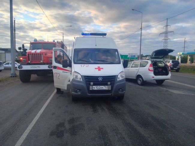 Под Самарой в столкновении Приоры и Гранты пострадали два ребенка  В понедельник, 24 июня, в Самарской..