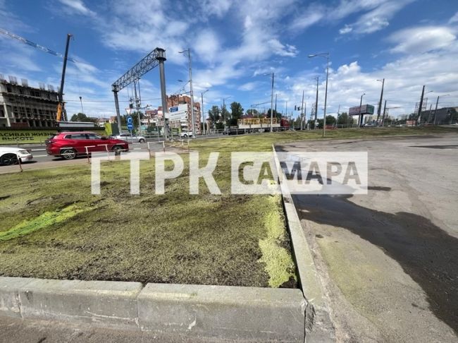 В Самаре провели гидропосев газона в парке Мира  Показываем, что еще происходит в зоне отдыха 
В Самаре..