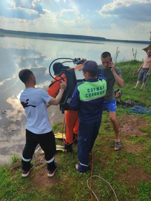 На Карпинском разрезе утонул подросток  Поиски парня начались вчера и продолжились сегодня утром. Поисками..