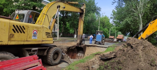 В Самаре перекрыли улицу Советской Армии  Под проезжей частью начался ремонт важного водовода 
Неприятный..