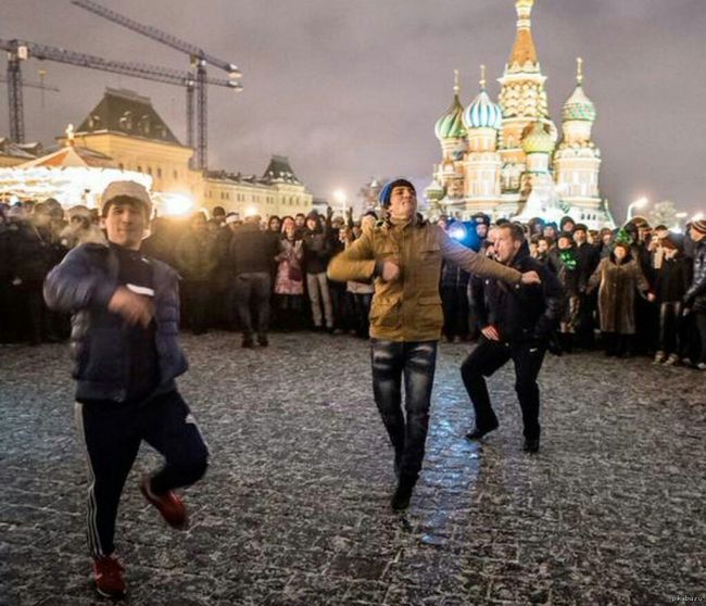 После начала СВО российский паспорт стал менее популярен среди граждан всех постсоветских республик, кроме..