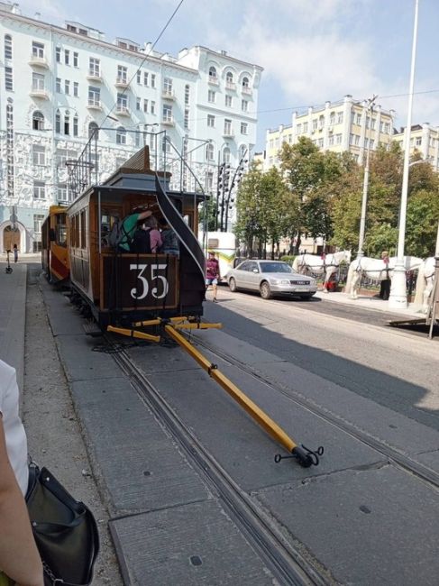 В Москве сегодня проходит парад..