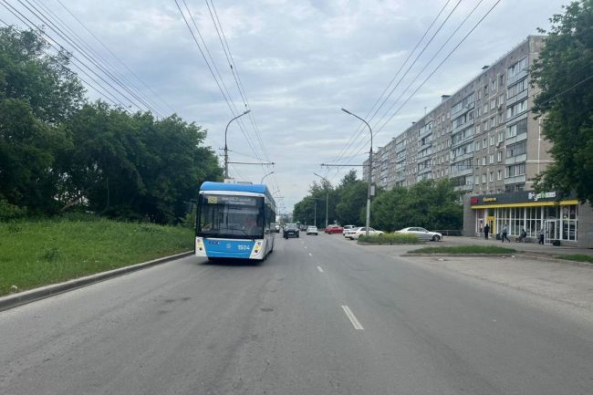 В Новосибирске скорая увезла 4-летнюю девочку после ДТП с троллейбусом  В Дзержинском районе Новосибирска..