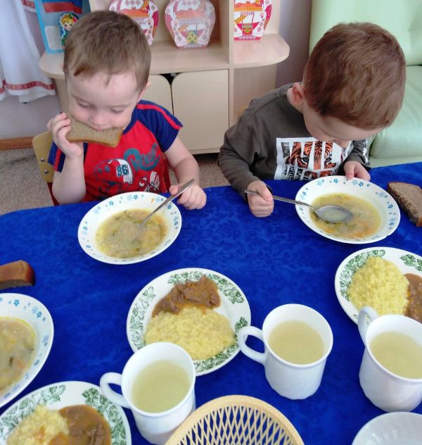 Сумарный объем блюд готовой продукции был занижен  В Новосибирске в МБДОУ «Детский сад №497» не докармливали..