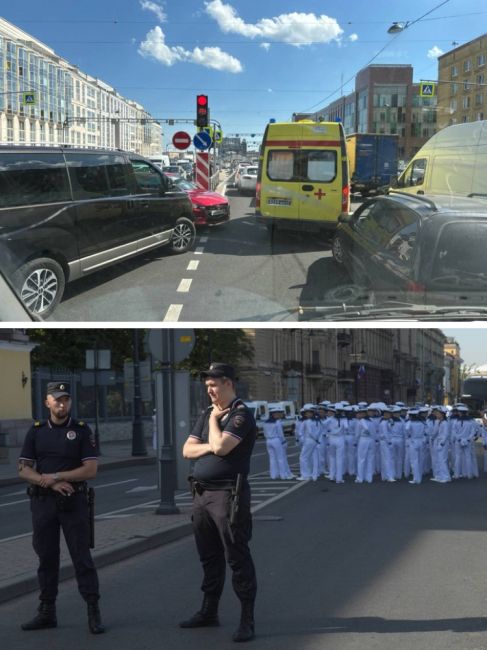 Петербуржцы встали в пробки из-за очередного парада  Сегодня посреди рабочего дня в центре Петербурга..