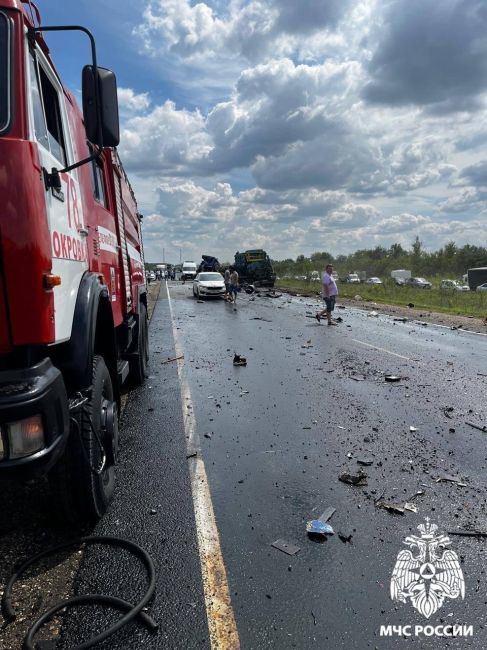 Два большегруза превратились в железное месиво на трассе «Самара-Оренбург» 
О ДТП рассказали в полиции..