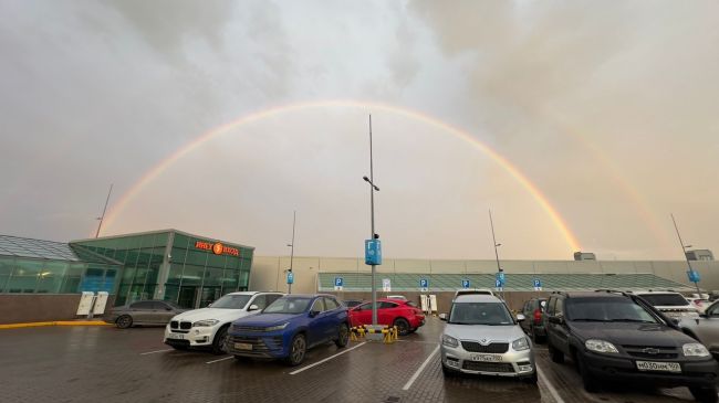 😍В небе над Уфой после дождя появилась радуга 
🌈Красивые снимки от наших подписчиков! 
А какая у вас..