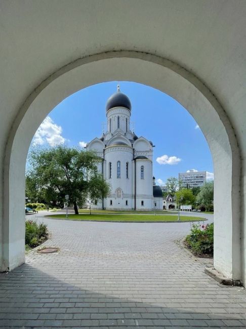 Храм Преподобного Серафима Cаровского в..