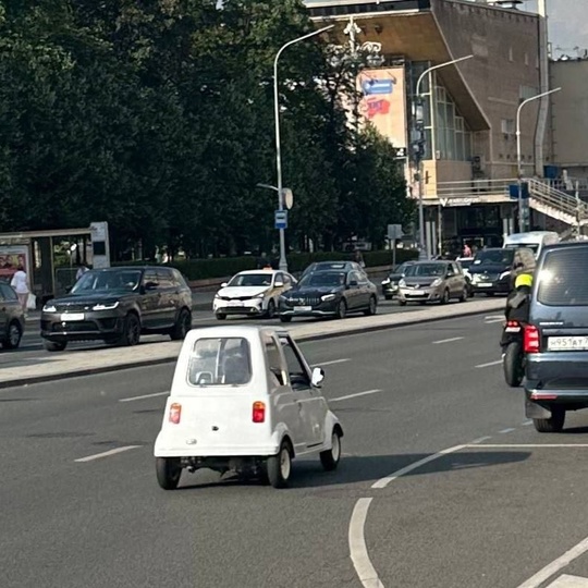 Вот такая малютка была замечена на дорогах..