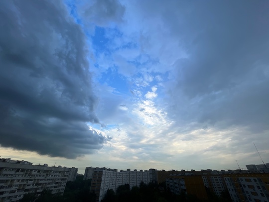 В Москву пришел обещанный ураган «Орхан». Ливнем залило уже практически всю столицу. В городе ожидаются..