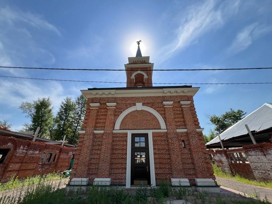 Историческую въездную башню Хорошевского конного завода восстановили на Таманской улице.  Восстановленная..