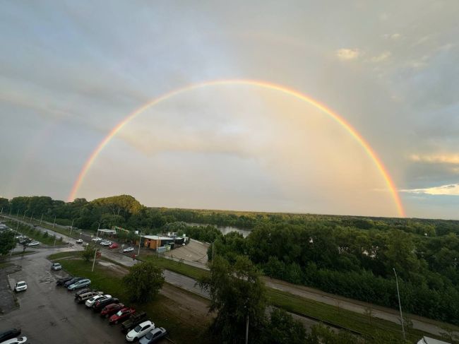 😍В небе над Уфой после дождя появилась радуга 
🌈Красивые снимки от наших подписчиков! 
А какая у вас..