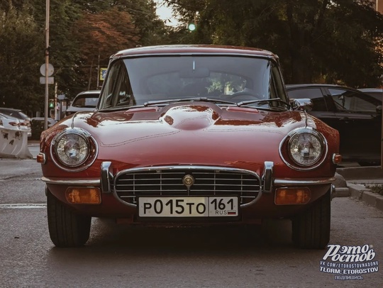 🚗 Jaguar E-Type на улицах Ростова. Выпускался с 1961 по 1974..