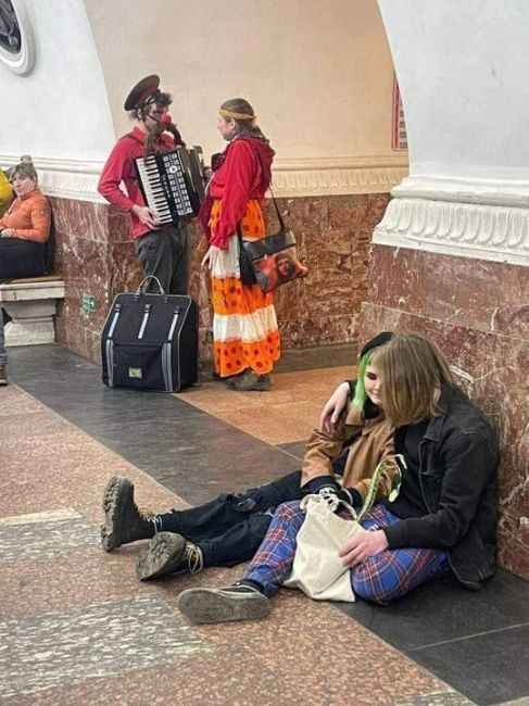 Московское метро порой бывает очень..