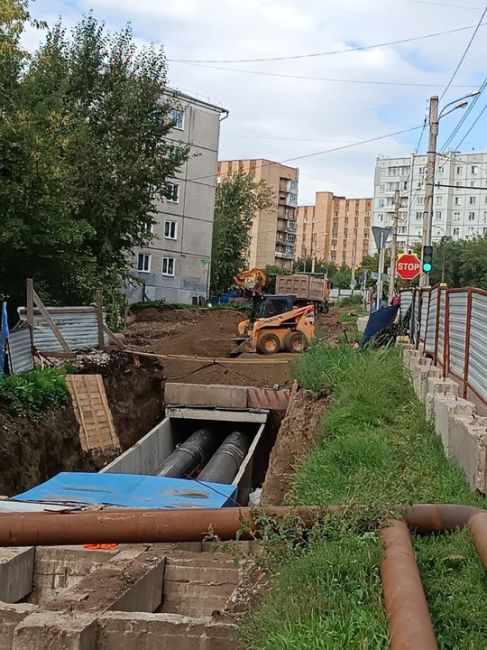 Часть домов в Красноярске все еще без воды  Специалисты СГК обнаружили дефект на водопроводе по ул. Новая..