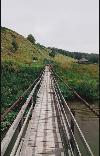 Подвесной мост🌉  Мост в селе Суенга Маслянинского района Новосибирской области неофициально признан самым..