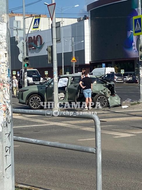 Серьезное ДТП осложнило движение на Московском шоссе в Самаре 22 августа  Расскажем подробности  В четверг, 22..